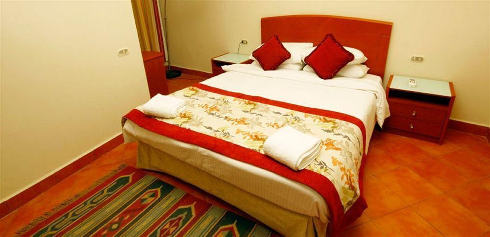 Porto Sokhna Pyramids Apartments Powered By Amer-Group Family Only アインソフナ エクステリア 写真