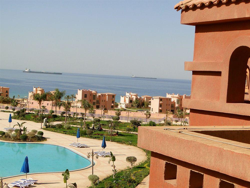 Porto Sokhna Pyramids Apartments Powered By Amer-Group Family Only アインソフナ エクステリア 写真