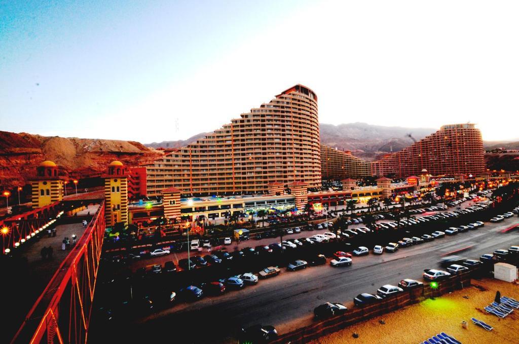 Porto Sokhna Pyramids Apartments Powered By Amer-Group Family Only アインソフナ エクステリア 写真