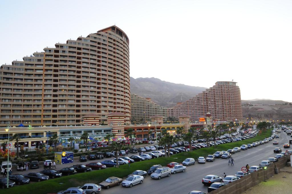 Porto Sokhna Pyramids Apartments Powered By Amer-Group Family Only アインソフナ エクステリア 写真